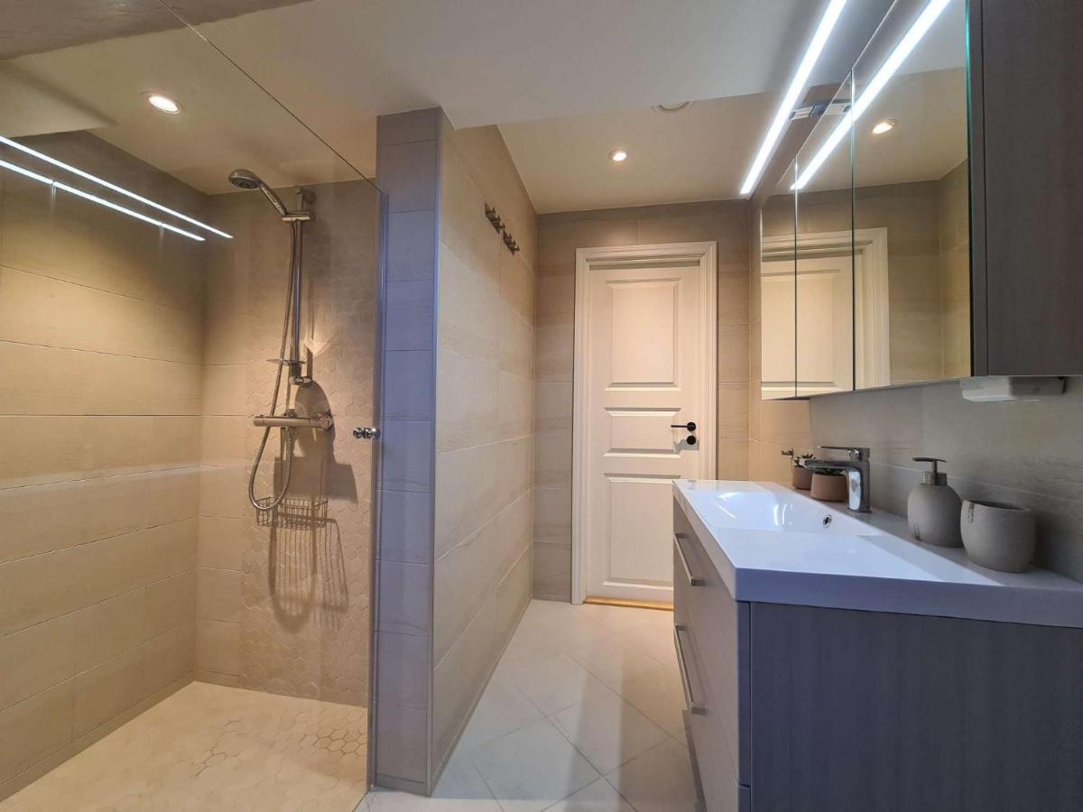 Charming Penthouse Near City Center, 2-Br, King Bed, 스타방에르 외부 사진